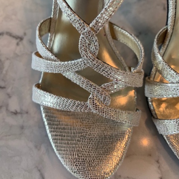 Kate & Kelly Fleck of Gold Heeled Sandals - Picture 7 of 12